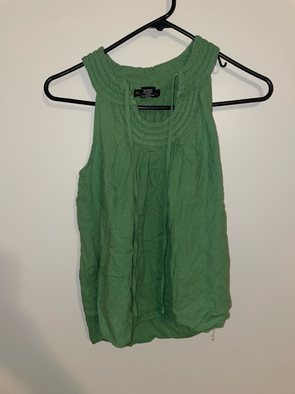 Valerie Bertinelli Green Sleeveless Scoop Neck Tank